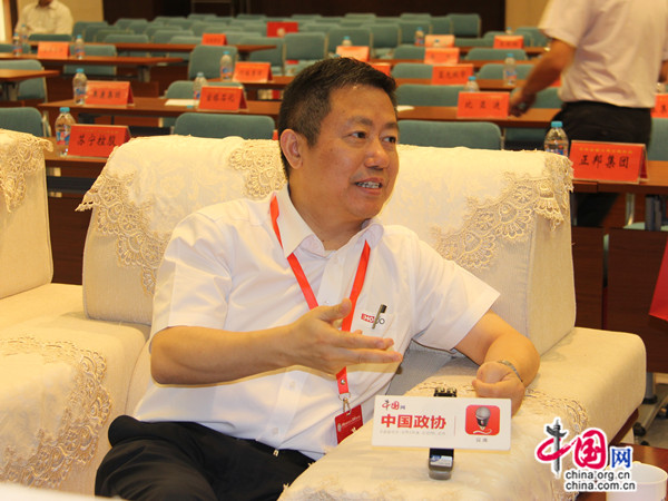 红豆为什么赢？看周氏三代从手工作坊到国际布局